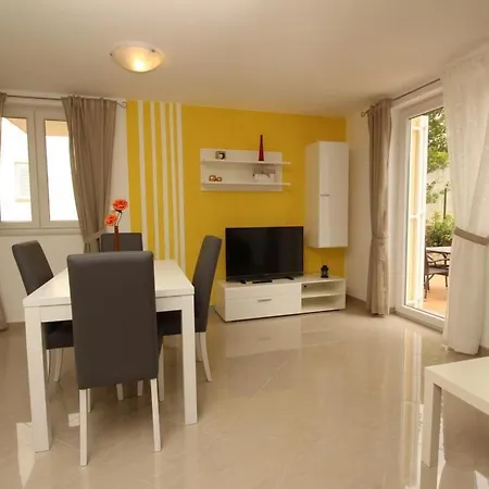 Gorica Ii A2-2 Br-3 By Interhome * Baška